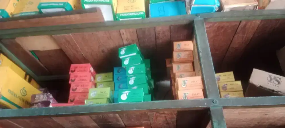 Di cari kernet mobil rangkap angkat barang di gudang