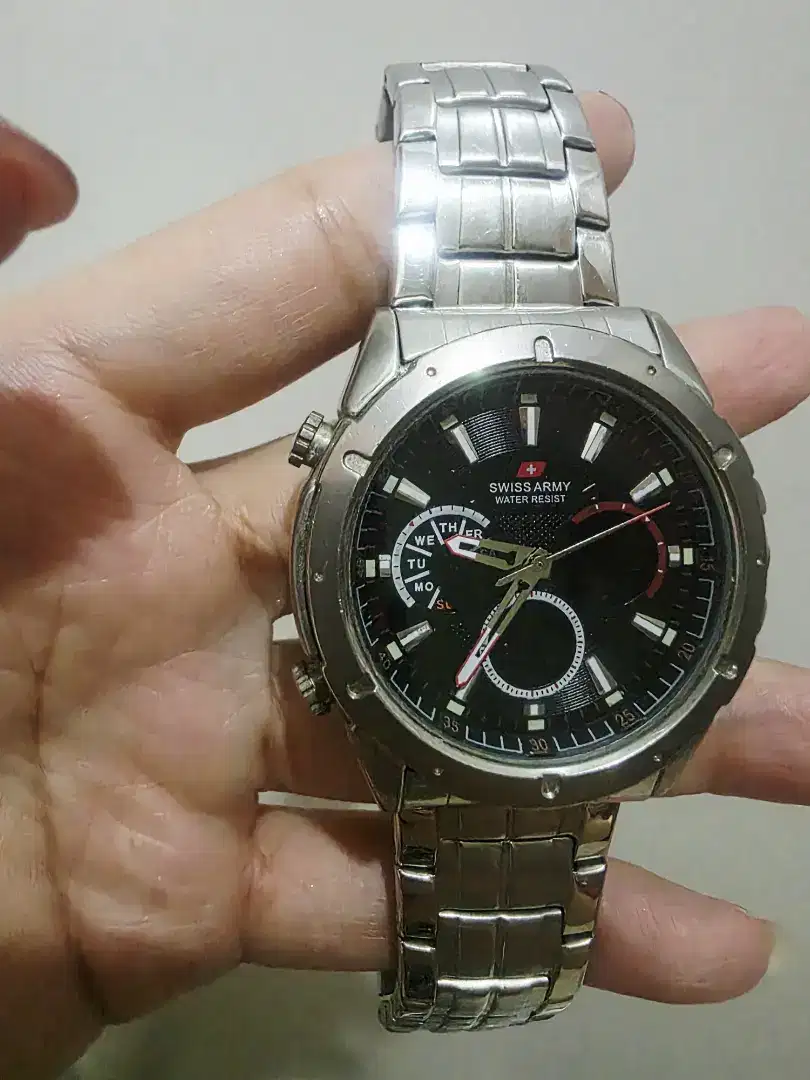 Jam Tanggan Pria Merek Swiss Army