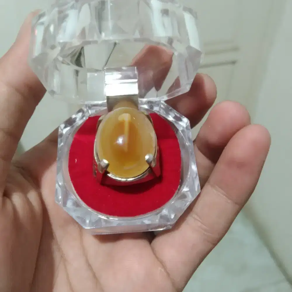 Dijual batu pecah atau retak seribu notif angka 1