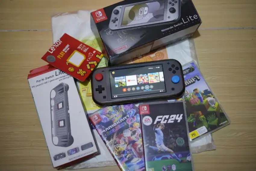 Nintendo Switch Lite (Dialga Palkia) edition