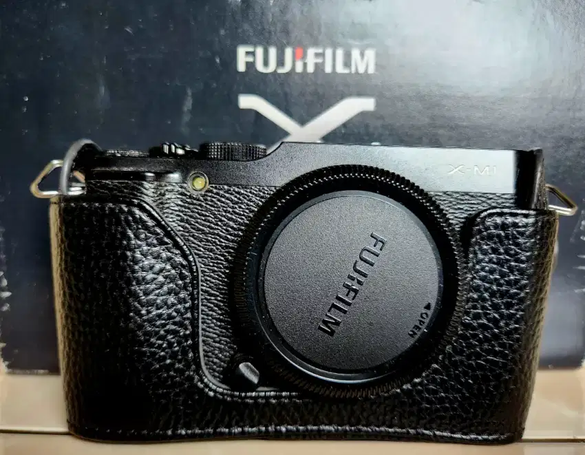 Fujifilm XM1 Body Only