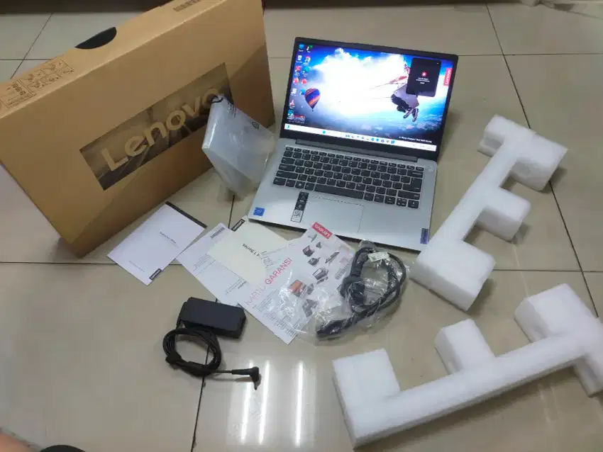 Laptop Lenovo Ram 8GB DDR4 SSD 512NVME Grnsi on RESMI Lengkap Mulus
