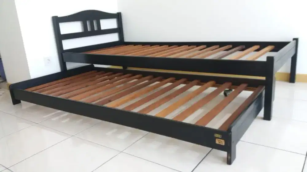 Dijual Murah Sekali Divan Susun merek Ligna