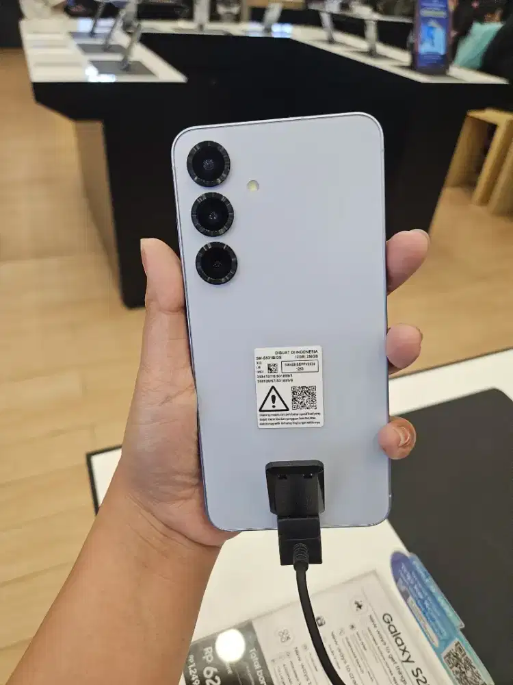 Samsung Galaxy S25 12/256gb