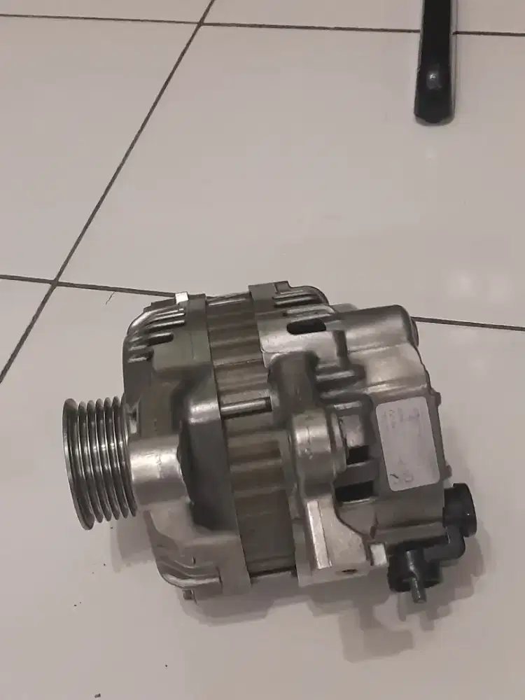 Altenator mobil calya