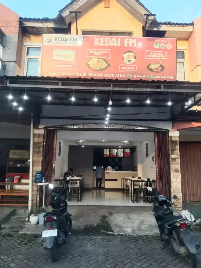 Over kontrak tempat usaha beserta perlengkapannya