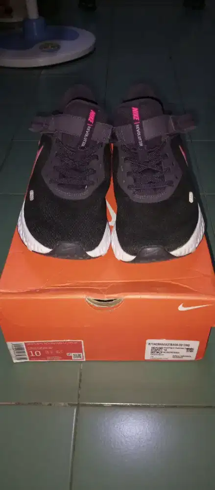 Sepatu Lari Nike Revolution 5 Flyease size 42,5 27cm