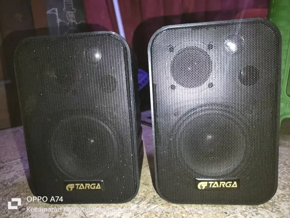 Speker monitor merk targa kondisi nyala dan siap pake
