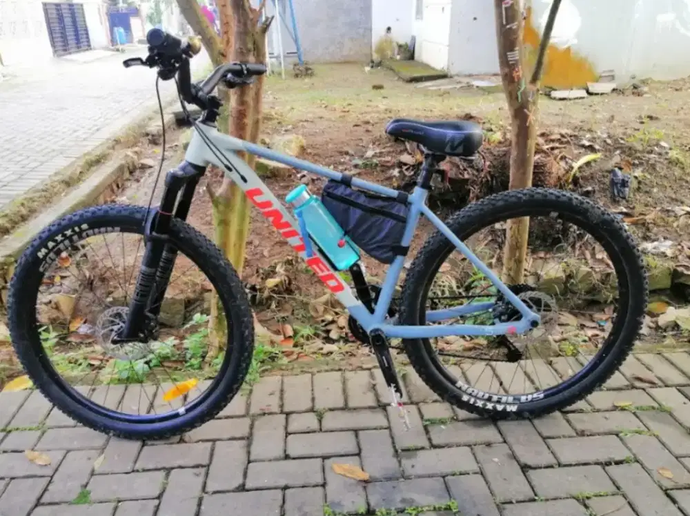 Sepeda United Clovis 5 Limited