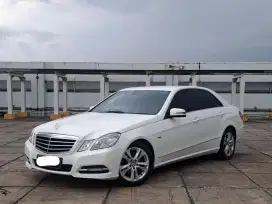 MERCEDES-BENZ E250 CGI AT 2011 Bensin