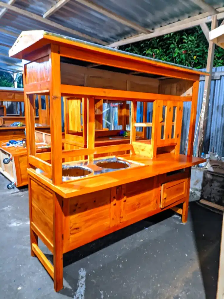 Gerobak mie ayam bakso, gerobak angkringan, gerobak nasi goreng, dll