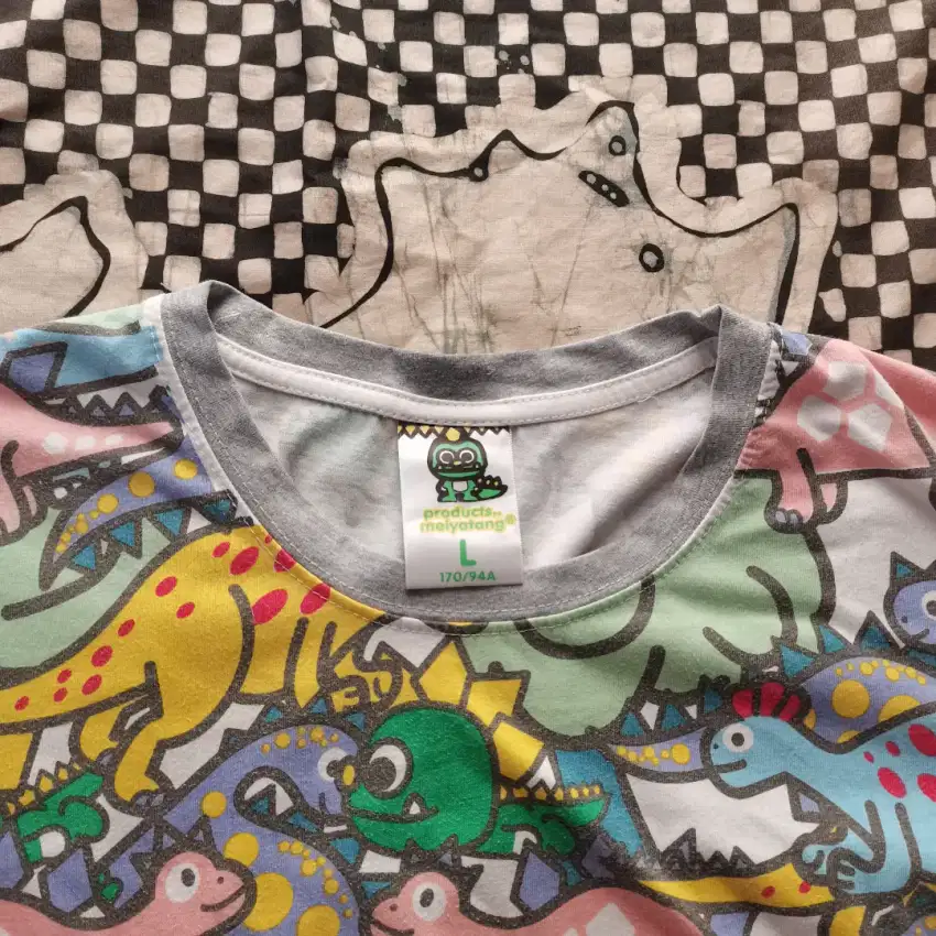 01. Kaos Anak Lengan Pendek Merek Meiyatang Size M [PRELOVED] (SECOND)