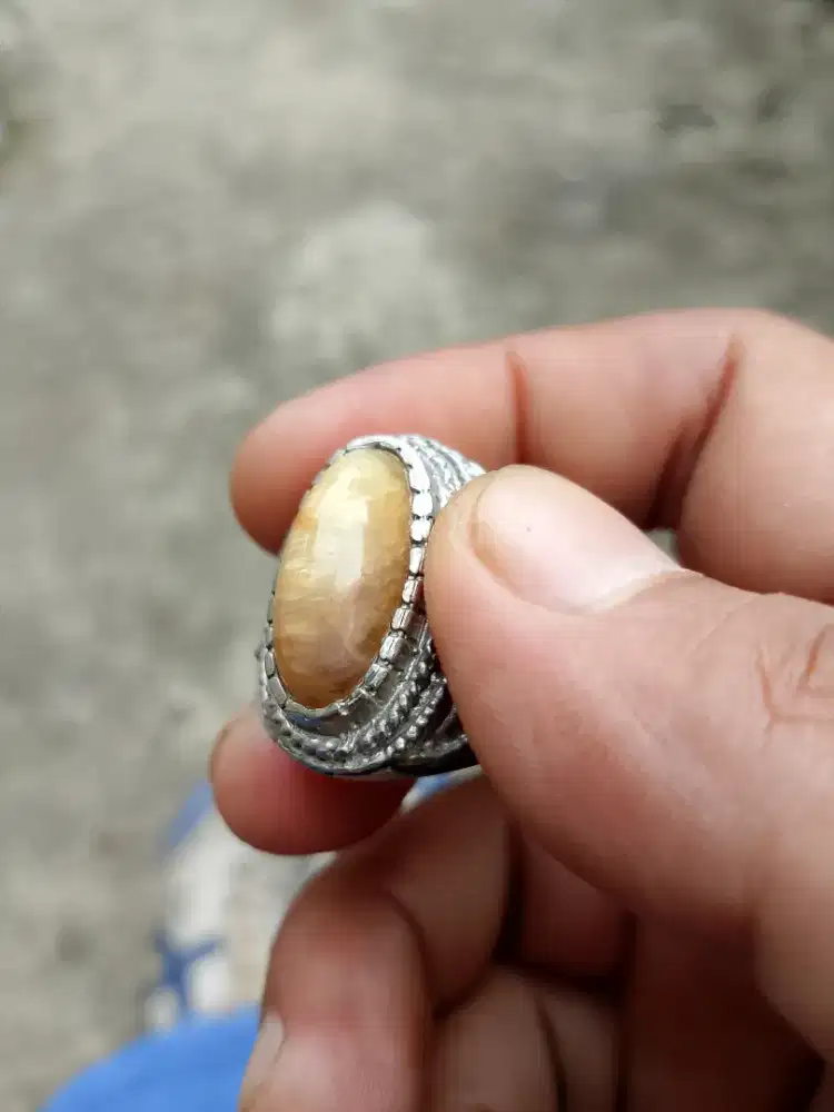 Batu pandan sutra serit lumut