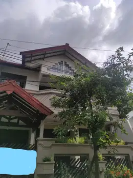 Dijual rumah lebar murah di menanggal indah, Surabaya timur