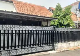 Rumah dijual komplek Sekneg Cidodol Baru Kebayoran Lama Jakarta