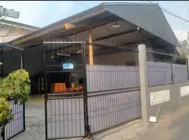 TERMURAH POLL RUMAH 2 LANTAI BONUS TEMPAT USAHA DI KAMPUS UTY JOGJA