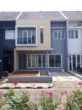 Dijual rumah siap huni Dp 0% lokasi cinere kota depok