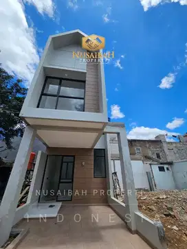 Rumah baru siap huni ada rooftop di condet jakarta tinur