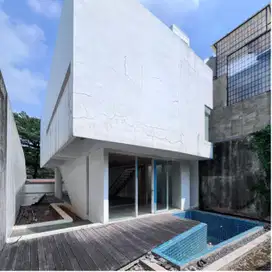 DIJUAL RUMAH Contemporer Design Andra Martin di Ampera