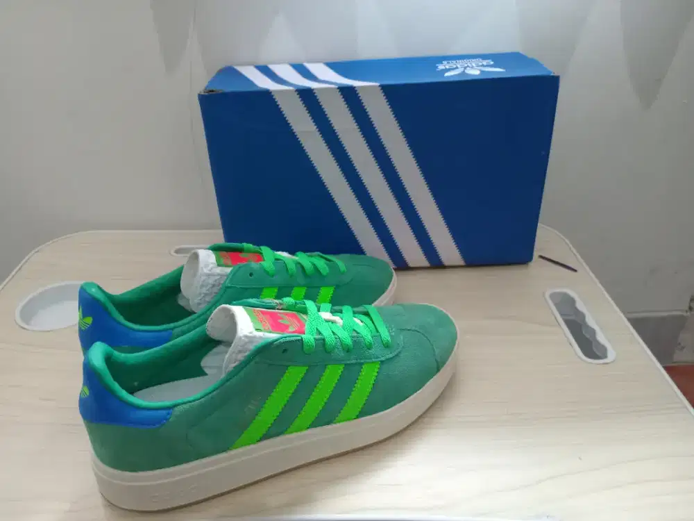 Sepatu Adidas Casual