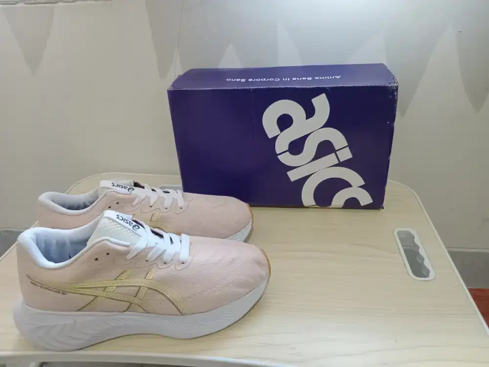 Sepatu Asics Running Bagus