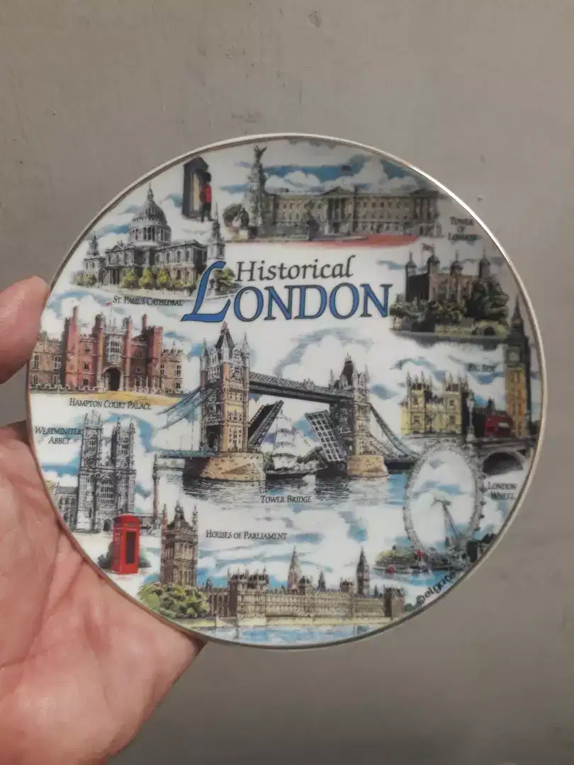 Antik vintage piring keramik souvenir kota london england eropa mulus