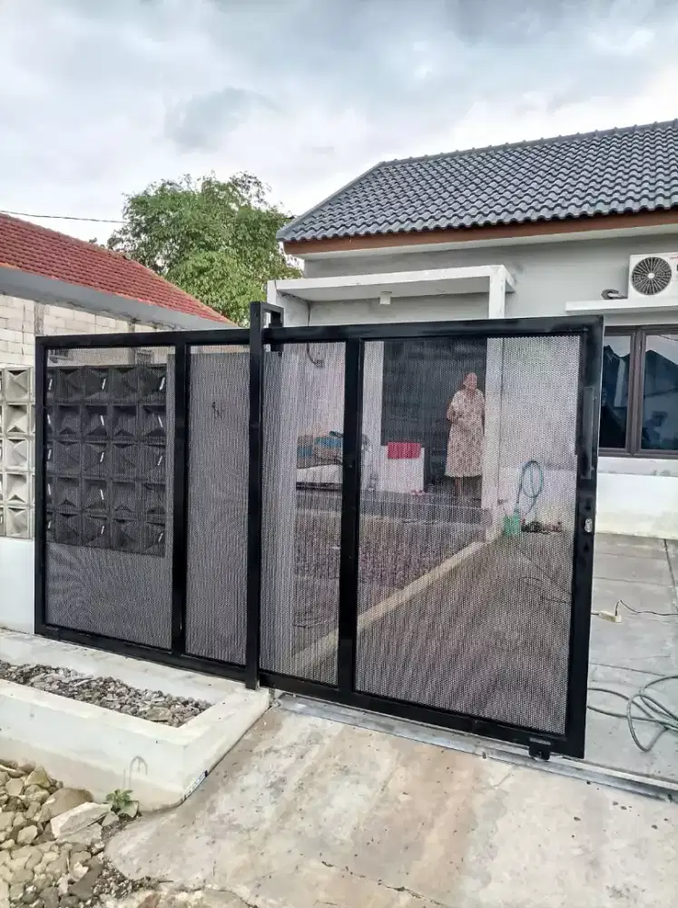 Pager plat perforated