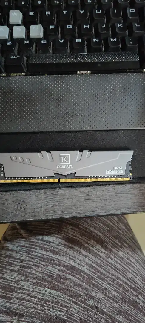 RAM 8GB 3600 Mhz t create 4 keping