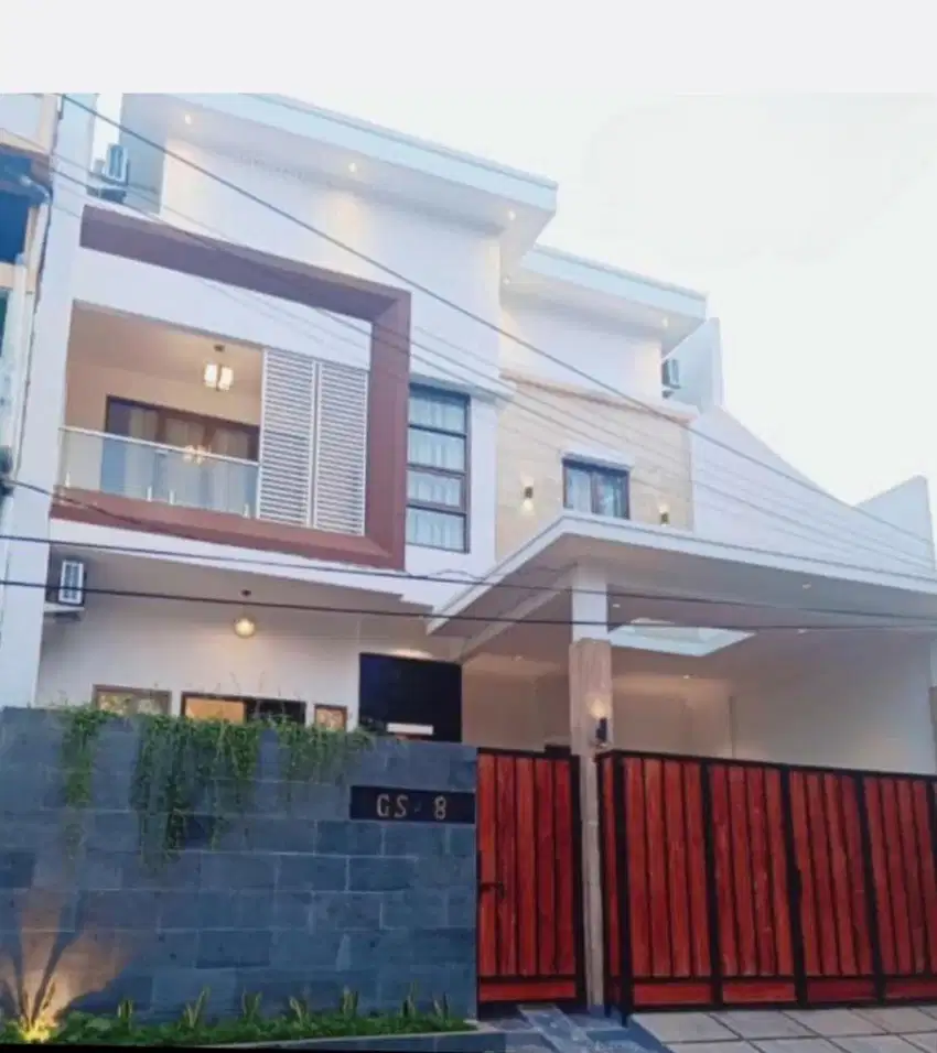 Di Jual Rumah  Mewah 2 Lantai posisi