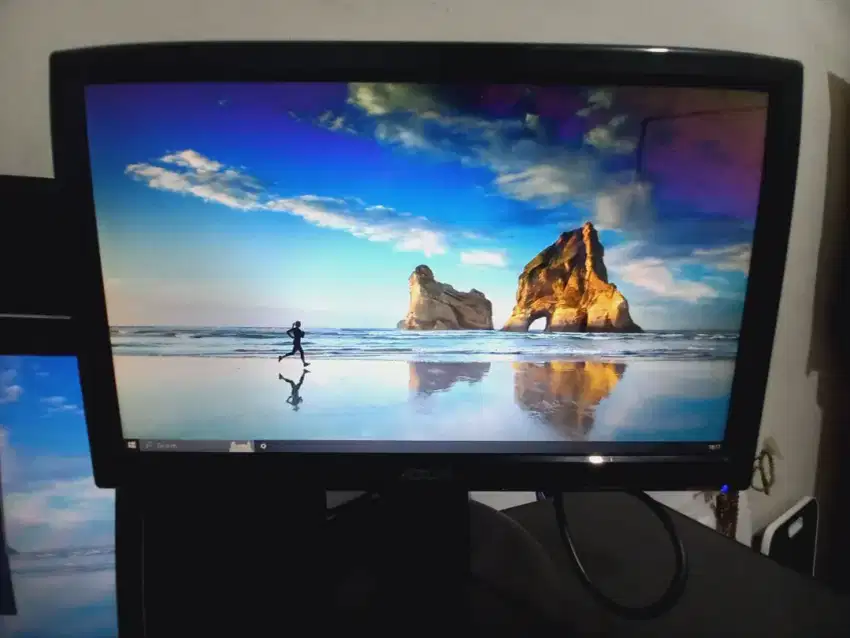 Monitor 17 inch merek Asus