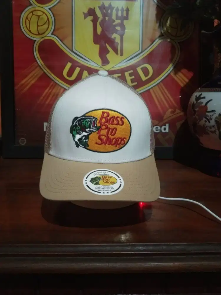 Topi bass pro shop