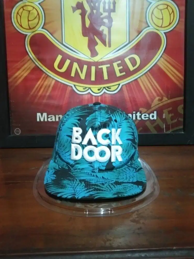 Topi snapback Barrel