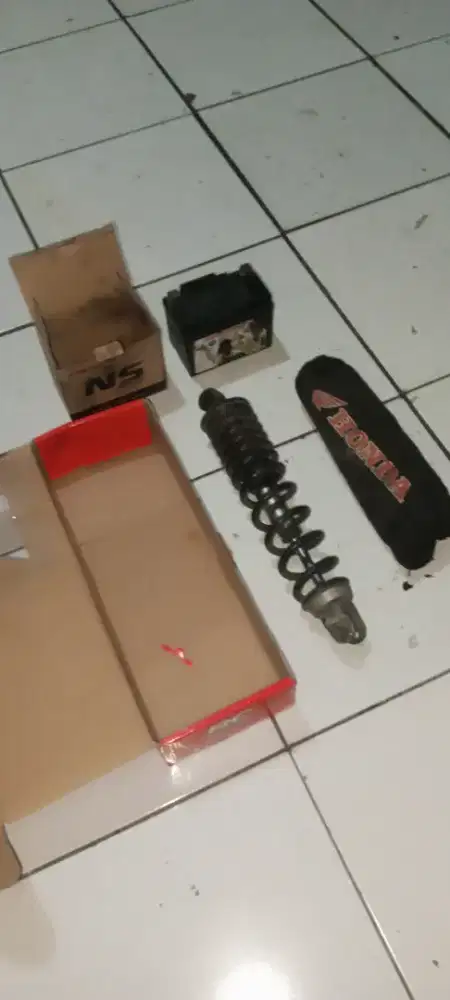 Shockbreaker original asli Honda Vario 110 & aki merk NS