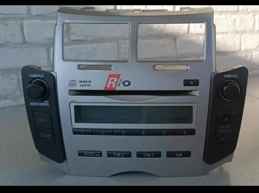 HEAD UNIT YARIS 2011