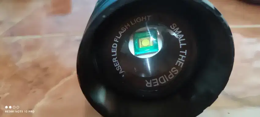 Senter zoom leyoya z2