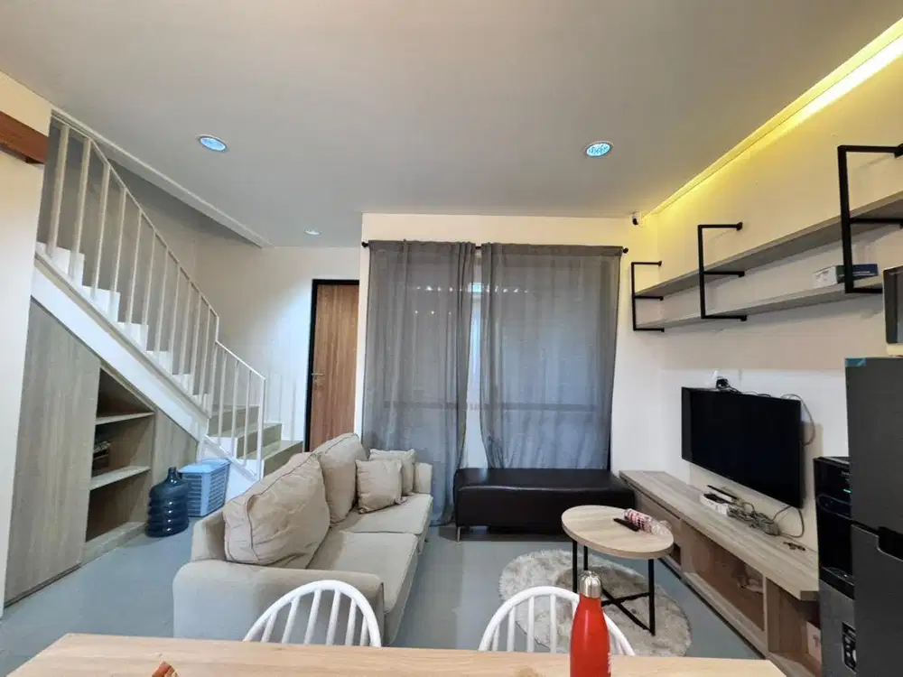 Disewakan rumah 2 lantai full furnished