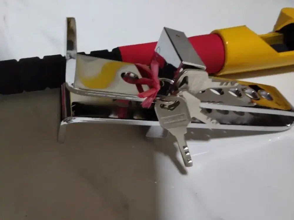 Kunci Pengaman stir mobil universal