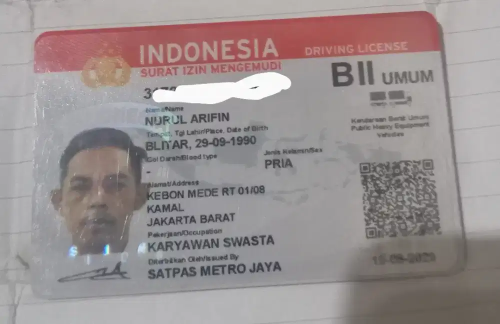 mencari pekerjaan sebagai sopir truck