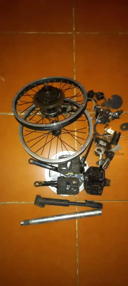 Jual aksesoris suku cadang sepeda lipat
