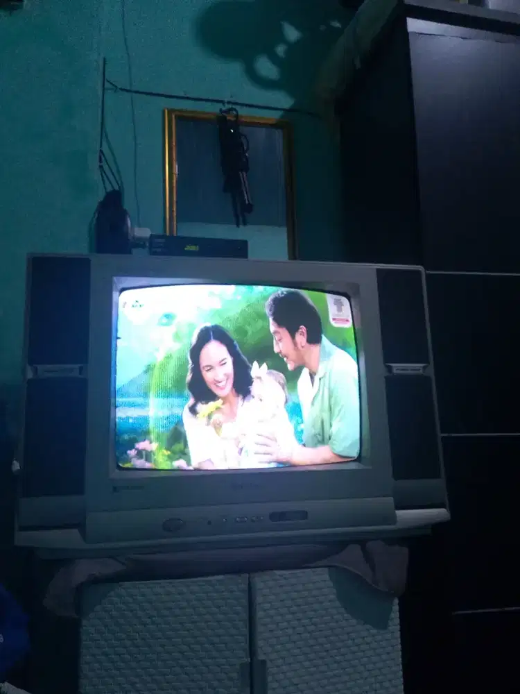 Tv tabung merek sharp 22 ince