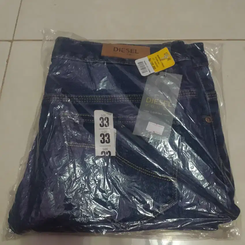 Dijual celana jeans wanita merk  DIESEL