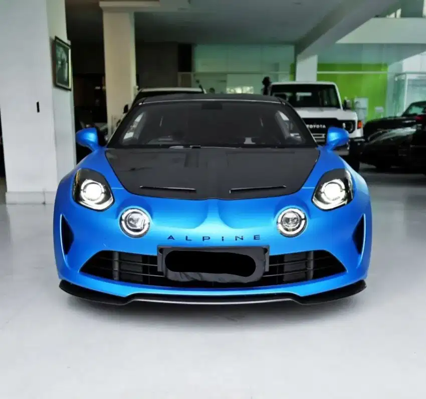 LIKE NEW & RARE UNIT ! Alpine A110R Coupe 2022