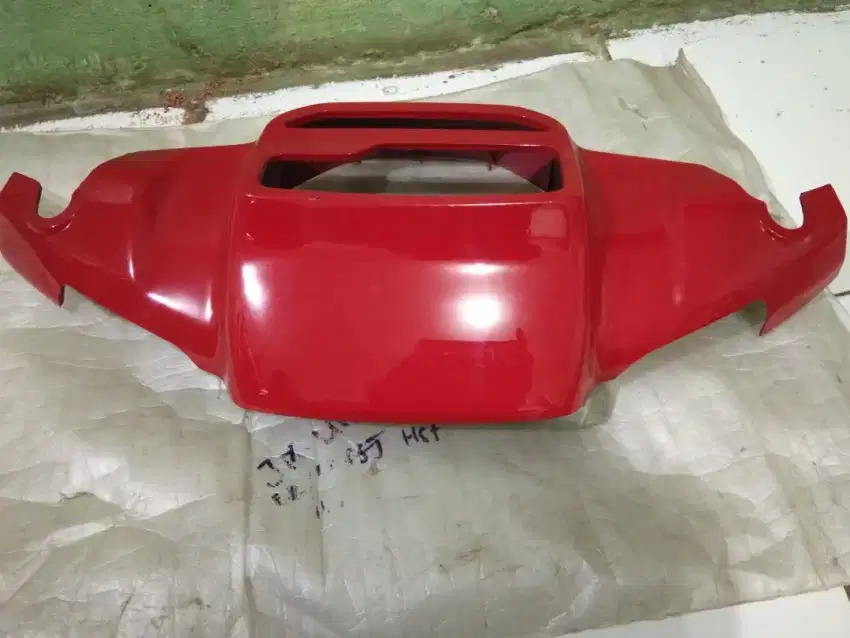 Cover batok atas yamaha force one atau yamaha cripton warna merah