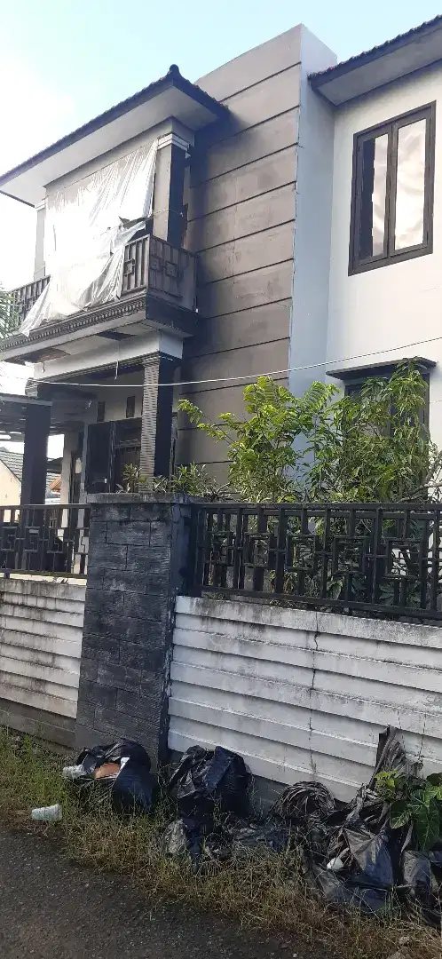 DIJUAL RUMAH MEWAH/DiGADAIKAN 400JT.PERJANJIAN DINOTARIS.SELAMA 5TH.