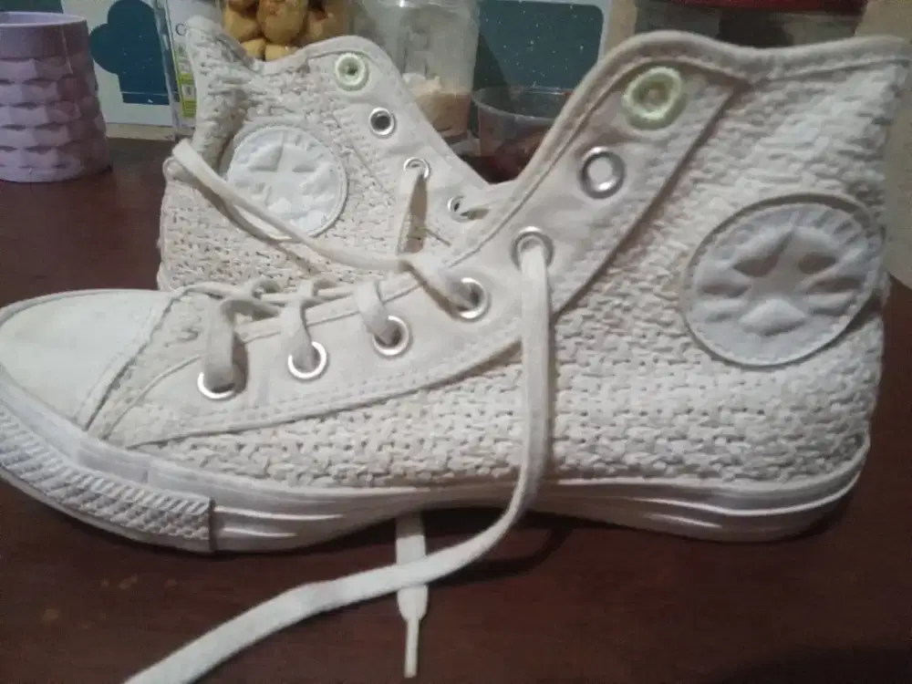 Sepatu converse uk 39 cewe , masih bagus poll tinggal di steam lagi