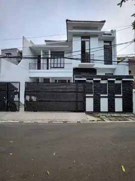 Rumah Baru Di Pejompongan Benhil Jakarta Pusat