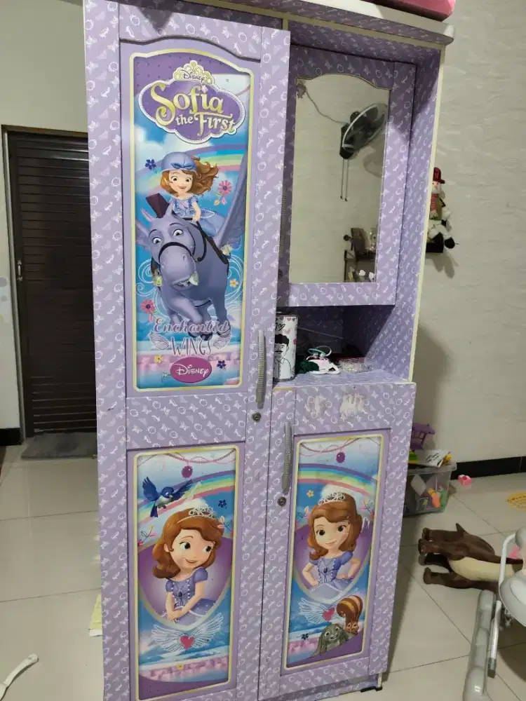 Lemari soft board masih sangat bagus