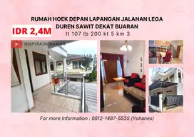 Rumah Hoek depan lapangan jalanan lega Duren Sawit dekat Buaran