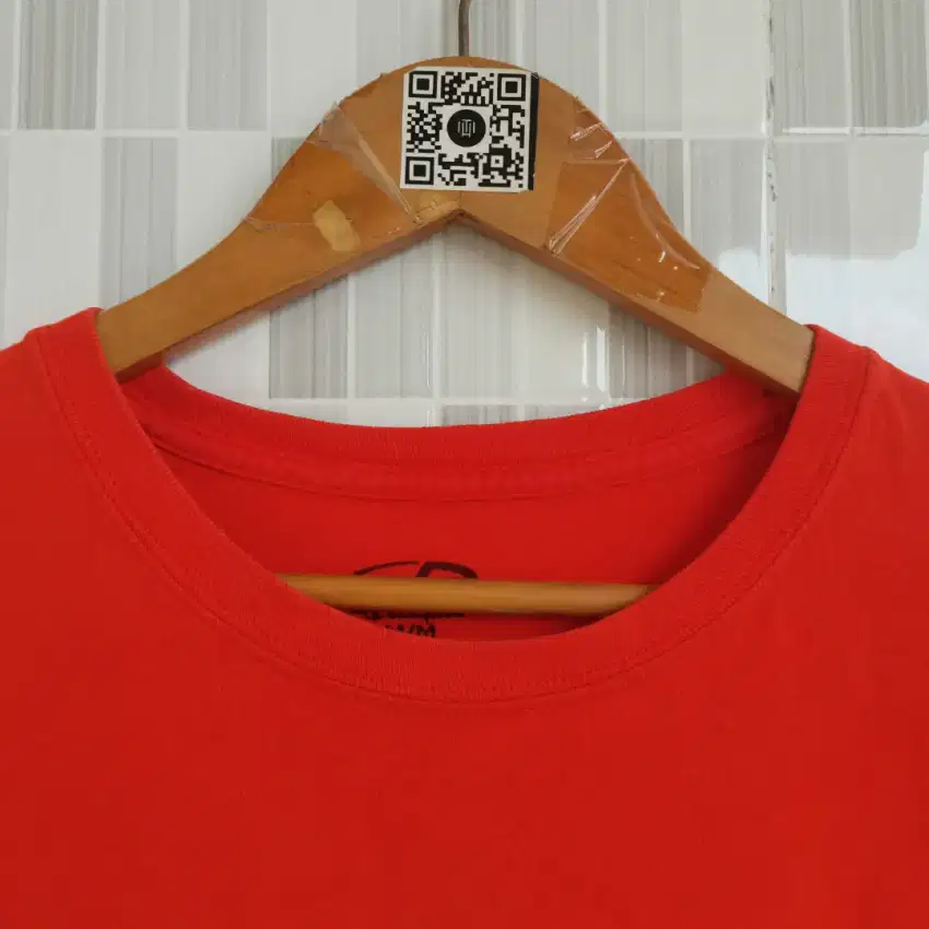 37. Kaos Dewasa Lengan Pendek Champion Size L [PRELOVED] (SECOND)