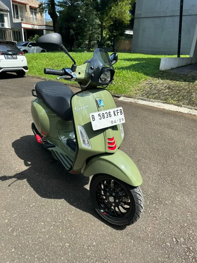 Vespa Sprint S - 2024 (like new)